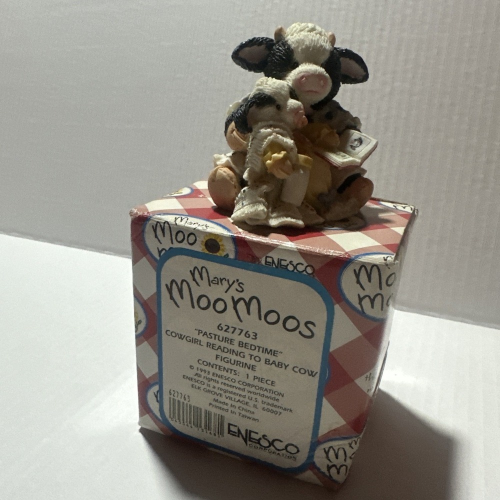 Mary's Moo Moos #627763 Pasture Bedtime Cowgirl Reading to Baby Cow Figurine '93